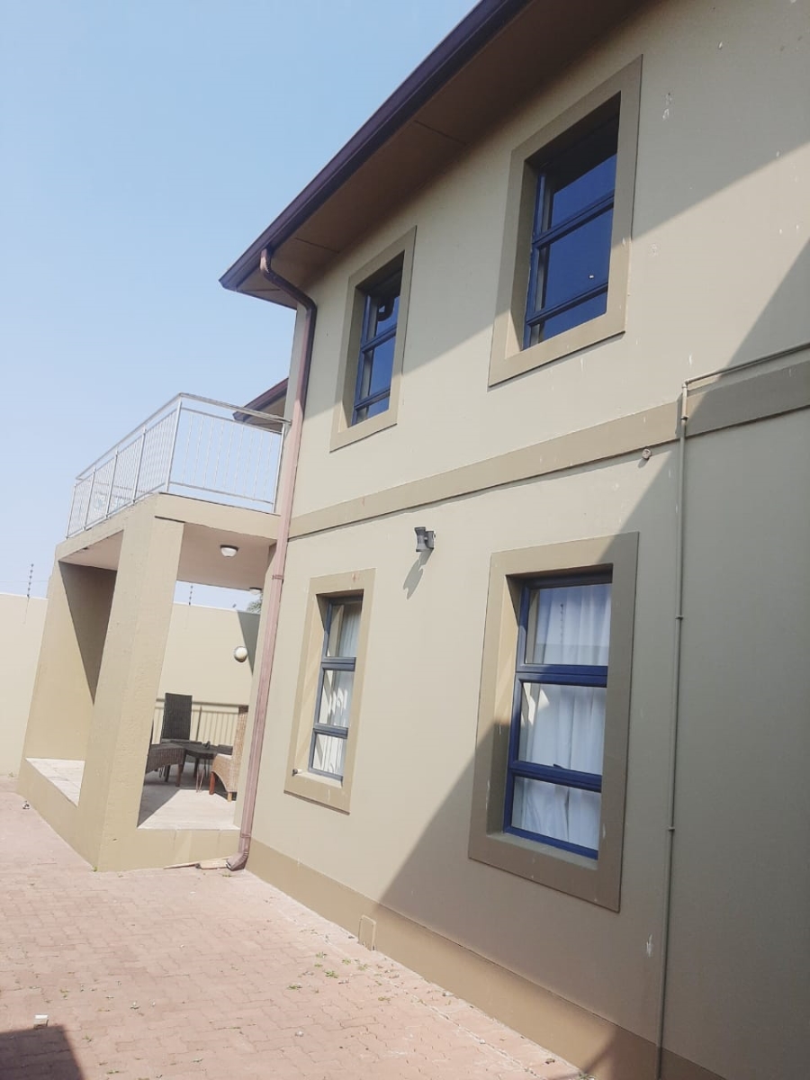 7 Bedroom Property for Sale in Amalinda Eastern Cape